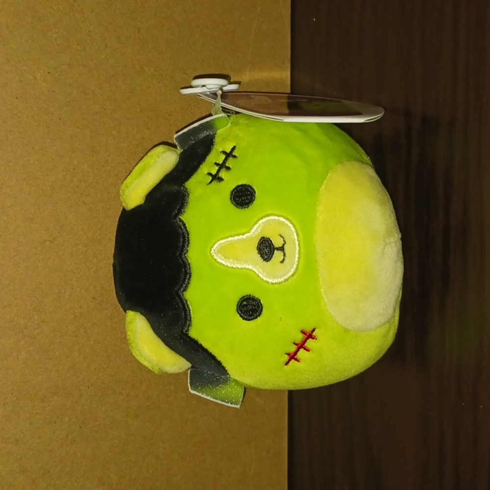 Len Halloween squishmallow